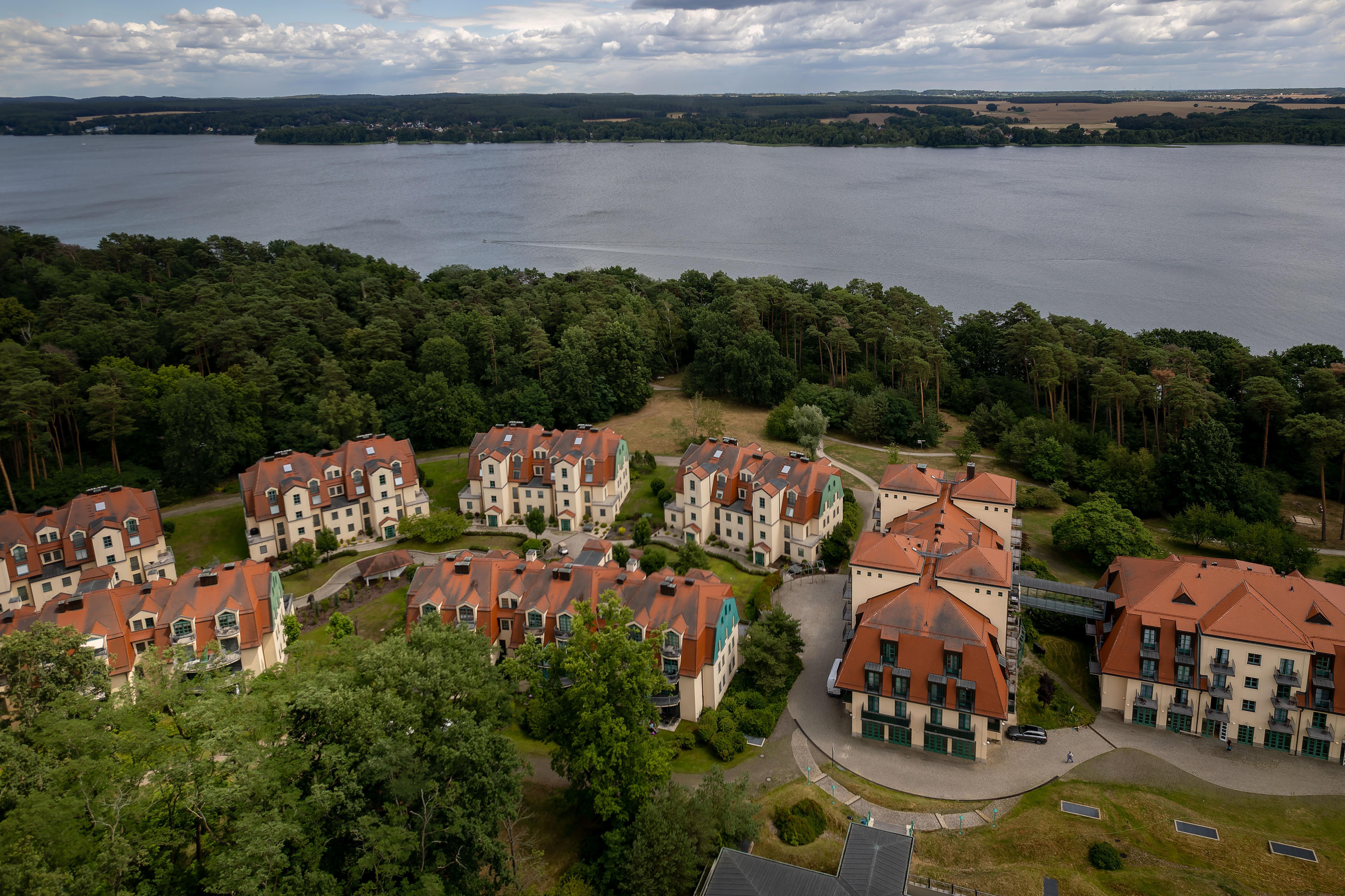 Precise Resort Bad Saarow-Pieskow Exterior foto Aerial view of the town
