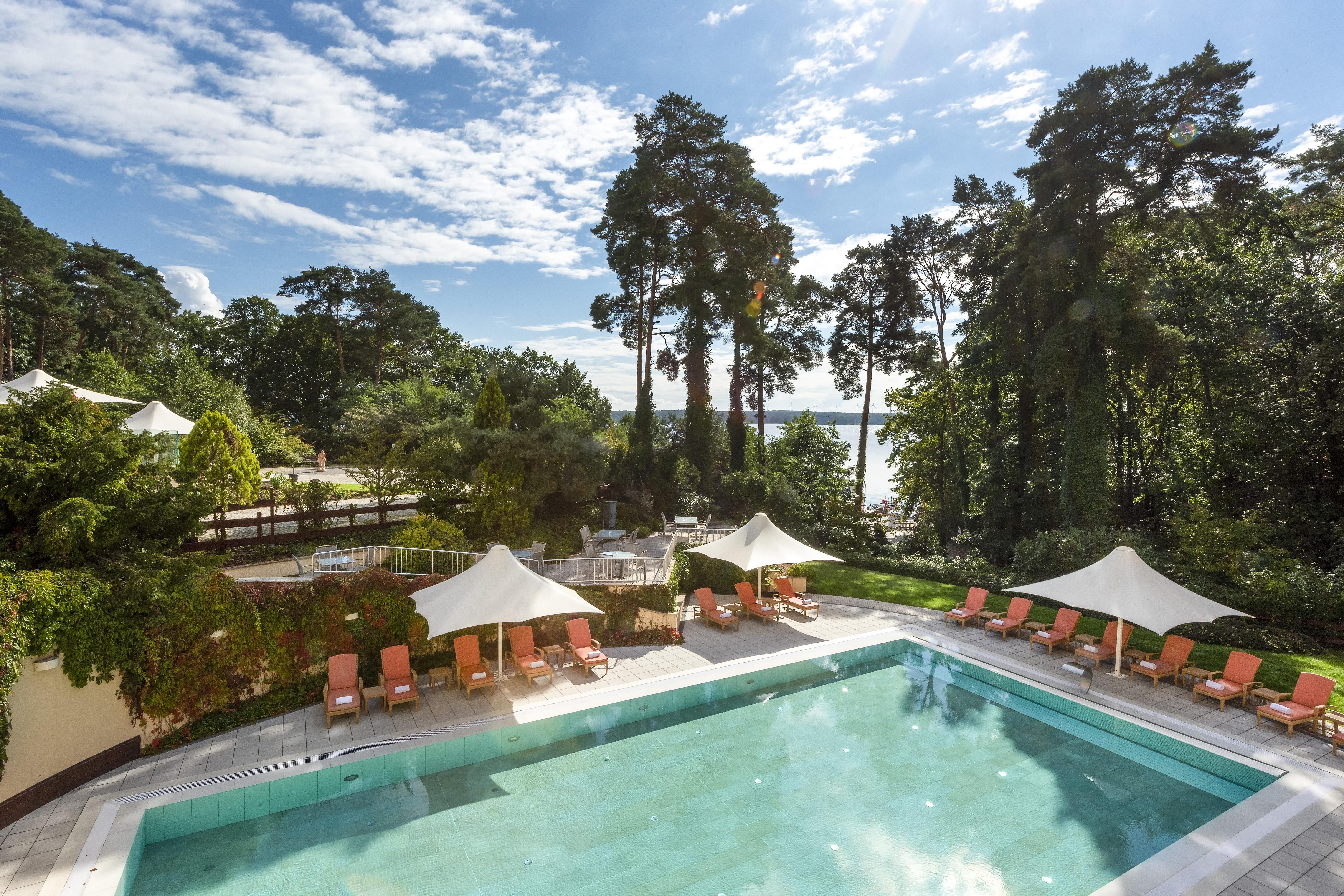 Precise Resort Bad Saarow-Pieskow Exterior foto The swimming pool at the Hotel