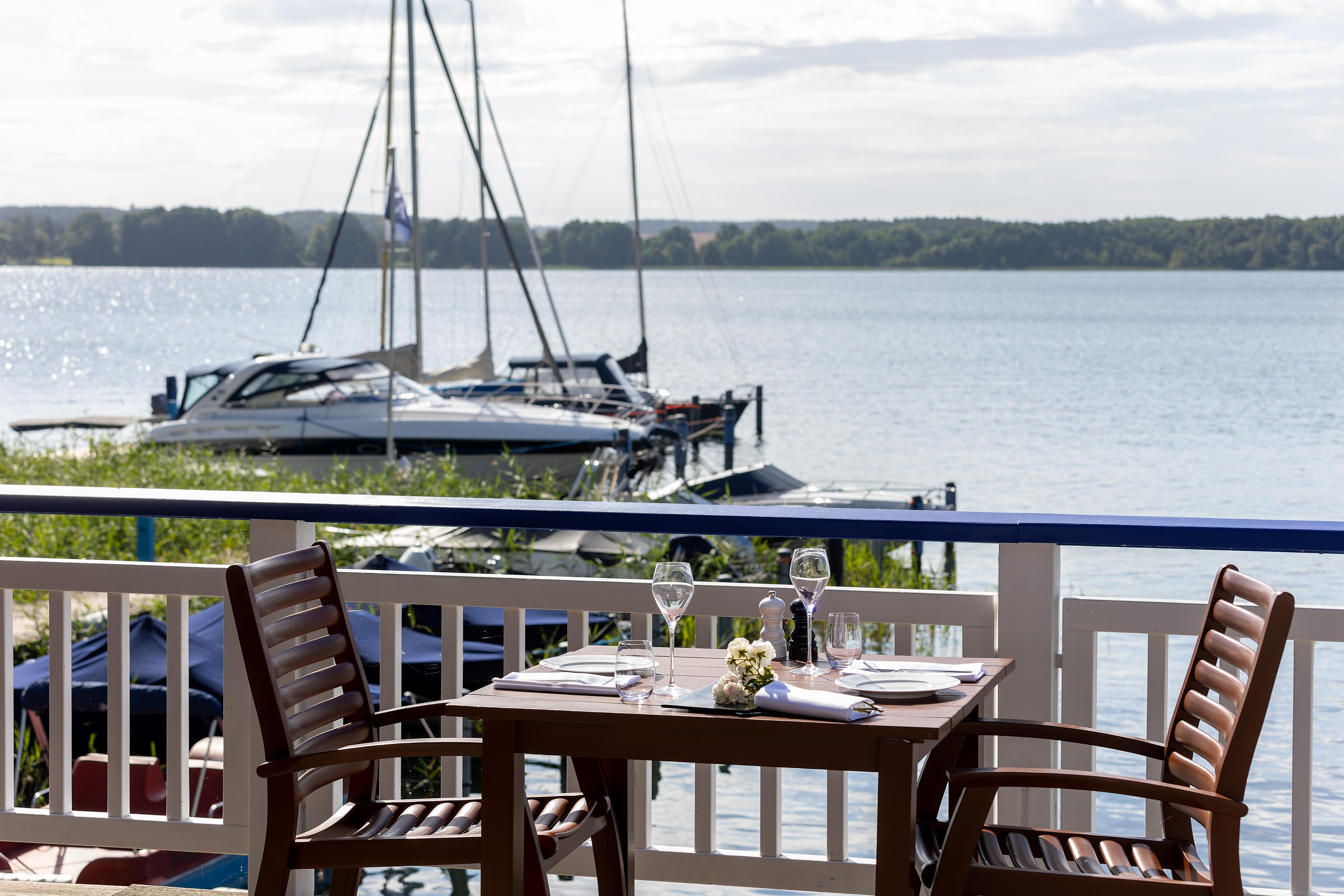 Precise Resort Bad Saarow-Pieskow Exterior foto View of the marina